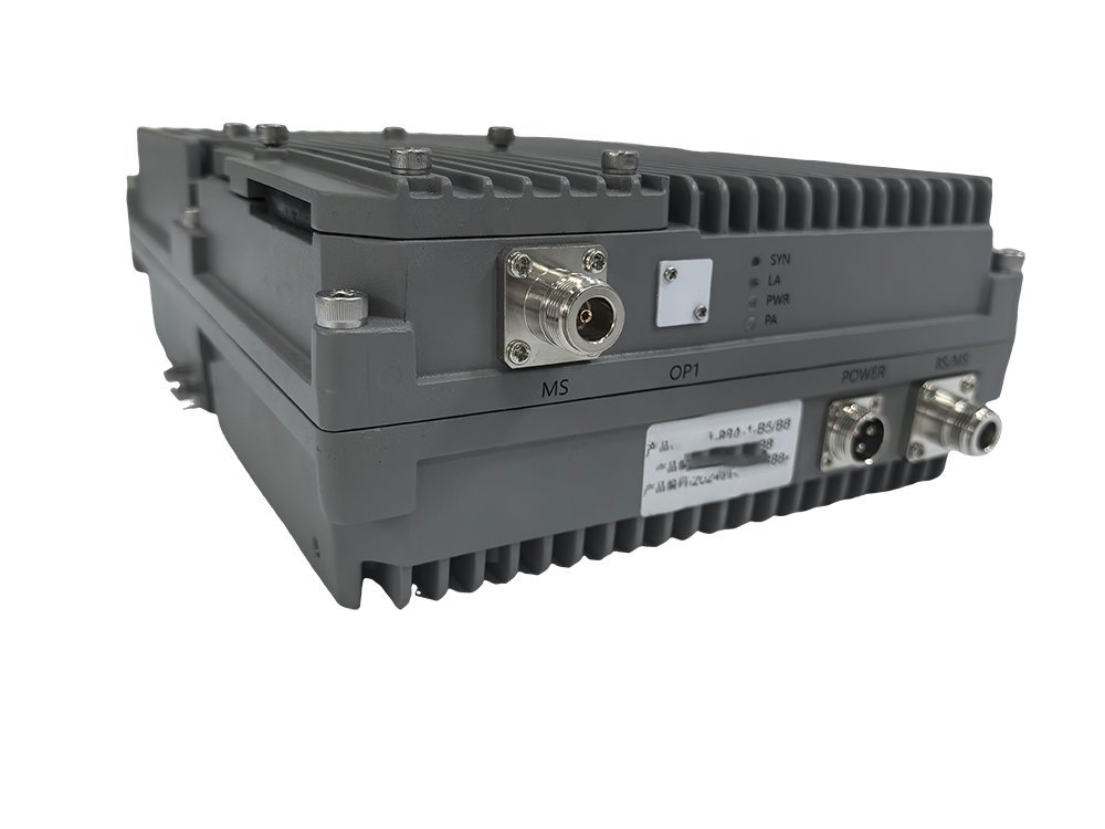  上城三频手机信号接收器2000㎡