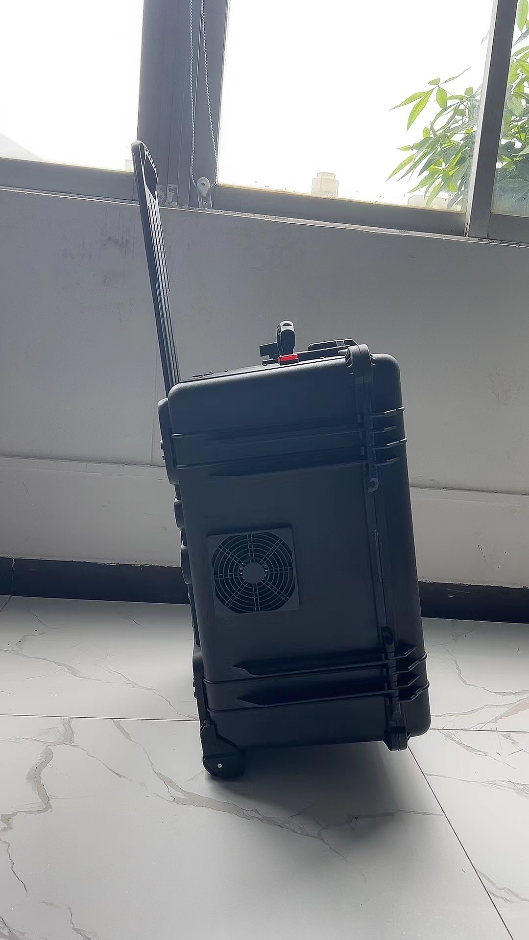 上城手拉箱型移动通信干扰器